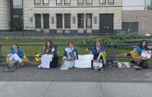 "Спасите Азовсталь": немецкая полиция заблокировала доступ к воде протестующим в Берлине