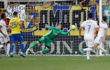 Став найкращим гравцем матчу: Лунін відбив пенальті у своїй другій грі за Реал в Ла Лізі (відео)