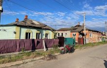 Российские оккупанты нанесли ракетные удары по Ахтырке, по меньшей мере 5 раненых (фото)