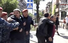 Армению охватили протесты против премьера Пашиняна, митингующих "пакуют" сотнями (видео)