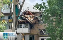 В Бахмуті з-під завалів зруйнованого окупантами будинку дістали тіло 2-річної дитини (фото)