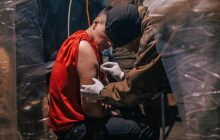 "Чоловіки повернулися без рук, ніг, сліпими": дружина полоненого захисника "Азовсталі"