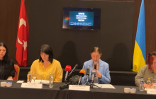 "Мы выполнили долг до конца": жена защитника "Азовстали" зачитала его письмо в Стамбуле