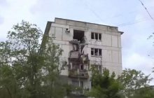 Бої точаться на околицях Сєвєродонецька: росіяни відкрили вогонь по школі і хімзаводу