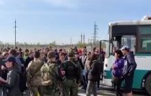 Відмовитися не можна: вперше показали, як відбувається депортація з Маріуполя (відео)