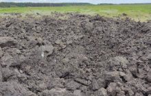 На Днепропетровщине россияне "демилитаризовали" поле, одна ракета попала в жилой дом (фото)