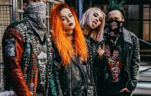 На концерте "Кис-Кис" сотни людей скандировали главный антивоенный лозунг (видео)