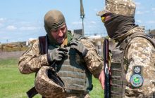 Глава фонда "Вернись живым" рассказал об объективных проблемах экипировки бойцов