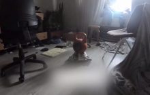 "Подарунок" від окупантів: в Бучі чоловік знайшов вдома міну під гирею (відео)