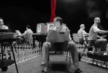 Божевільний вождь, пропаганда і залізна завіса: Rammstein випустили новий кліп