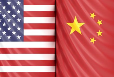 Китай обговорив з банками захист активів від санкцій США - FT