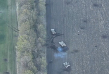 Воины 25-й Сичеславской бригады ударами из артиллерии уничтожили два танка и БМП (видео)