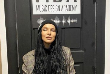 Путінська підстилка засунула язик в ж*пу: Узєлков грубо принизив Йолку, яка виступає в РФ