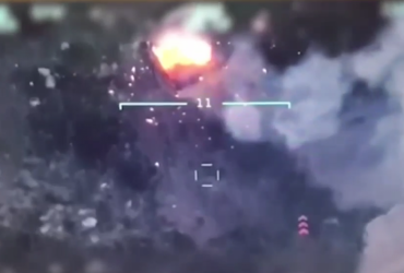 Бандеролі від Байрактарів: по позиціях РФ на Зміїному завдали нового удару (відео)