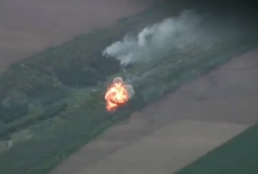 На Юге оккупанты не смогли пройти незаметными: ВСУ сожгли российскую технику (видео)