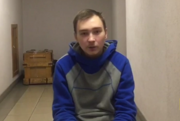 Російський окупант зізнався, як власноруч розстріляв цивільних на Сумщині (відео)