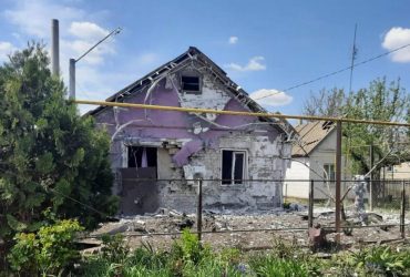 На Дніпропетровщині окупанти з Градів обстріляли десятки житлових будинків (фото)