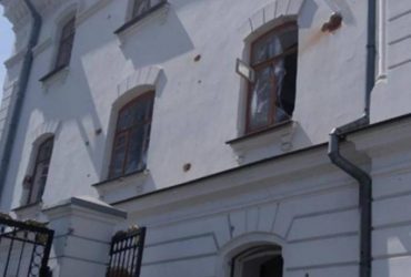 Окупанти завдали авіаудар по Свято-Успенській Святогірській лаврі (фото)