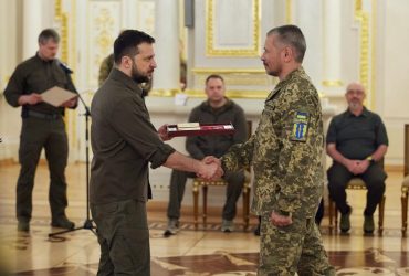Zelensky presented the first combat distinctions to independent Ukraine