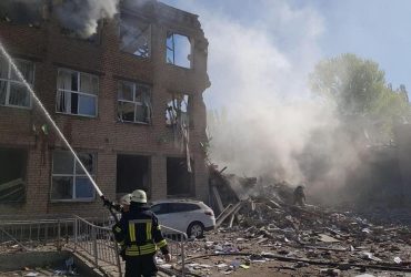 Внаслідок удару по Костянтинівці загинули двоє людей, ще 9 постраждали (фото)