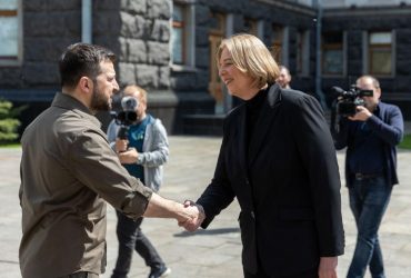 Зеленський зустрівся з президентом Бундестагу: про що йшла мова (фото)