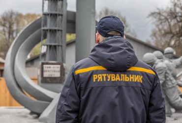 Обстріл Шипілового: зник зв'язок з 11 людьми, які опинилися під завалами будинку