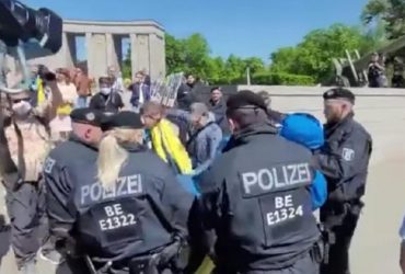 Кулеба вважає морально злочинною заборону української символіки 8-9 травня у Берліні