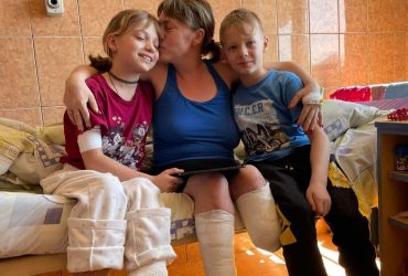 Жертви обстрілу краматорського вокзалу: історія мами і доньки, яким відірвало кінцівки