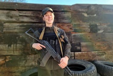 Без шансів для окупантів: українська біатлоністка взяла автомат й обіцяє влучно стріляти