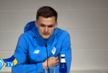 Ще один футболіст Динамо заплакав на прес-конференції, згадуючи війну (відео)