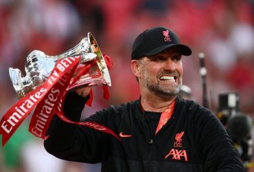 Перед игрой поддержали Украину: Ливерпуль и Челси определили победителя 150-го Кубка Англии (видео)