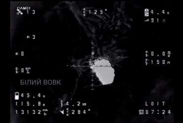 Українські бійці влаштували пекло техніці росіян під Ізюмом: ефектні кадри