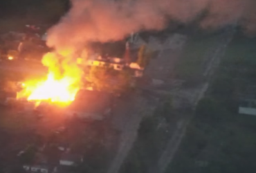 Украинские воины разбомбили российский склад боеприпасов: эффектное видео