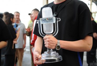 Група Kalush Orchestra отримала новий кубок переможця Євробачення-2022