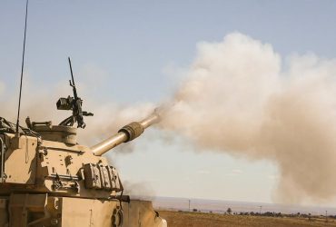 США разработают гиперскоростные снаряды для артиллерии: Defense News раскрыло подробности