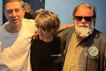 Земфіра випустила нову пісню М'ясо про знищений Маріуполь (відео)