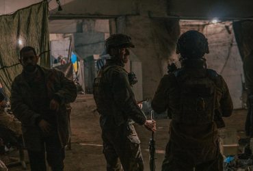 Зеленский рассказал, кого Украина привлекает к процессу обмена защитников Мариуполя