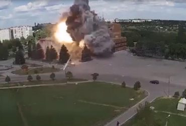 Абсолютное зло, абсолютная глупость: Зеленский прокомментировал удар по Лозовой