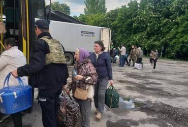 Из Белогоровки, Лисичанска и Северодонецка удалось эвакуировать 38 человек (фото)