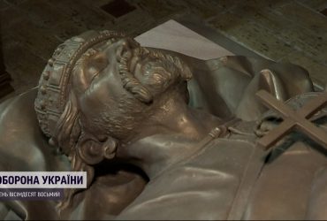 В Киеве установили скульптуру князя Аскольда