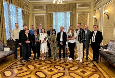 Актор Андрій Федінчик, який пішов служити в ЗСУ, отримав нагороду від Зеленського