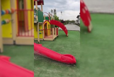 Тарабарова показала разбитую детскую площадку на территории ее ЖК