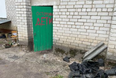 Россияне месяц держали в подвале на Черниговщине 350 украинцев с детьми как живой щит