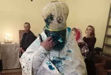 Под Львовом священнику московского патриархата плеснули в лицо зеленкой (фото)
