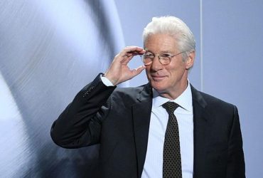 Ричард Гир спел в поддержку Украины