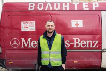 Тортури в СІЗО та десятки врятованих життів: волонтер розказав про життя окупованого Маріуполя (відео)