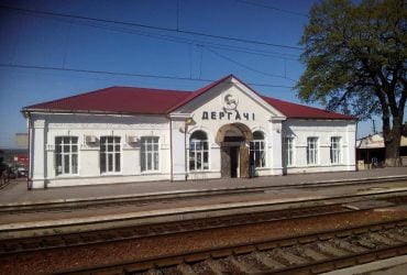 Гатили з артилерії, били керованими ракетами: окупанти обстріляли Харківську область