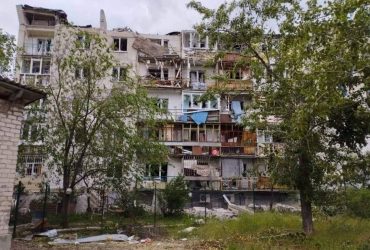 Масовані обстріли, штурм та жертви: Гайдай розповів про ситуацію в Луганській області (фото)
