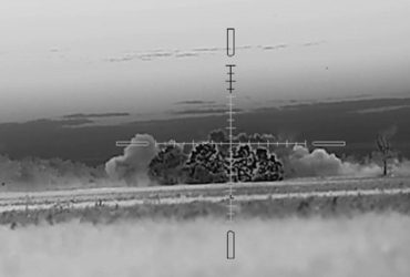 Вдала засідка: на Херсонщині знищено ворожий КамАЗ Тайфун з особовим складом (відео)