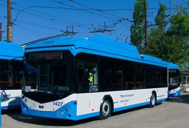 Окупанти вкрали з Маріуполя вцілілі тролейбуси